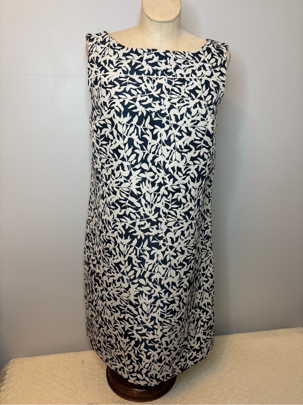 Joes Fresh Navy and White Leaf-Print Sleeveless Midi Dress